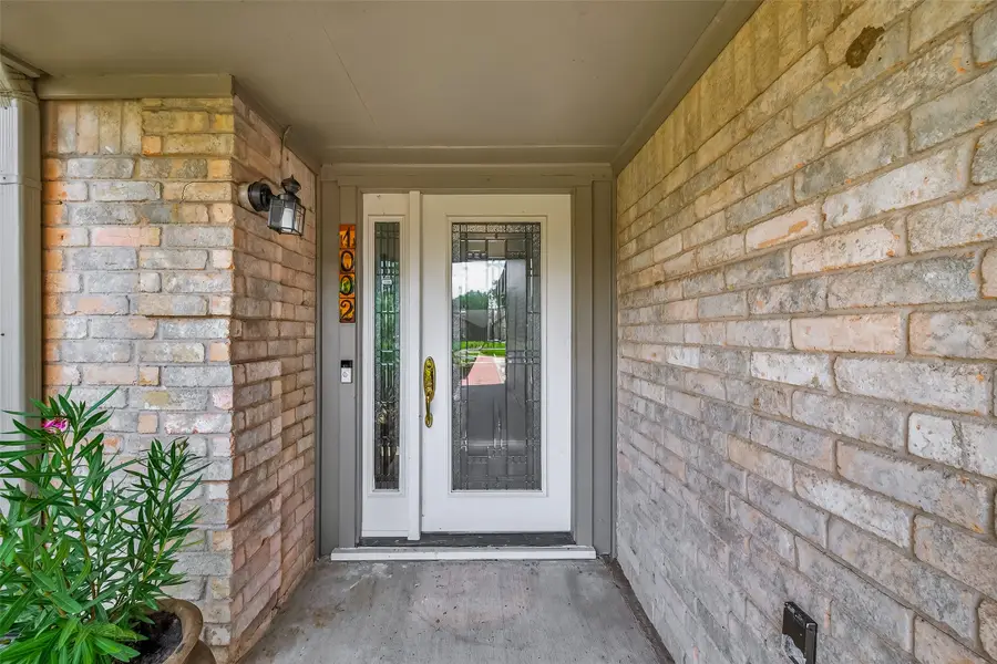 1002 Parkstead Drive, Seabrook, TX 77586 - Image #3