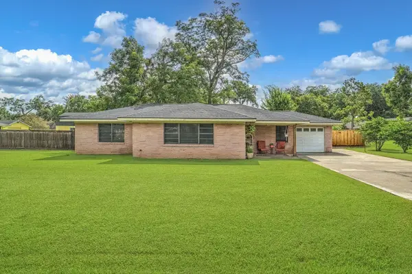 106 N Mahan Street, Richwood, TX 77531