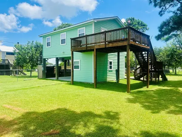 1025 14th Street, Dickinson, TX 77539