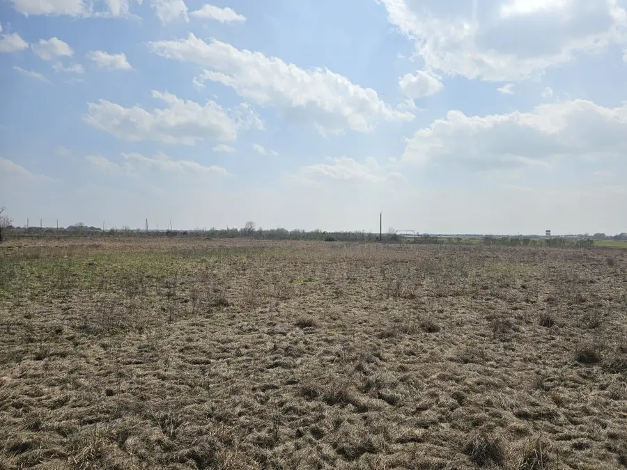 889 Old Columbus Rd N, Sealy, TX 77474 - #2