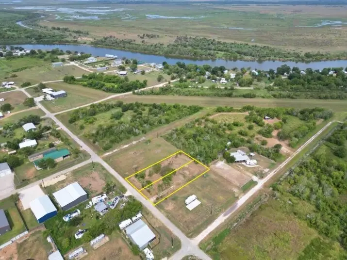 938 Burton Street, Matagorda, TX 77414 - Image #2