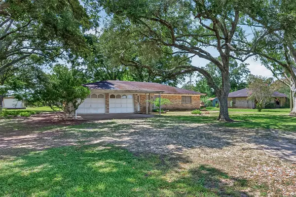 11105 Needville Fairchilds Road, Needville, TX 77461