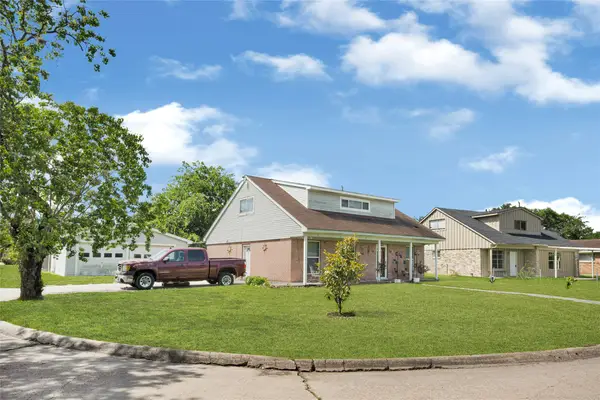 17214 Woodburn Dr Drive, Houston, TX 77049