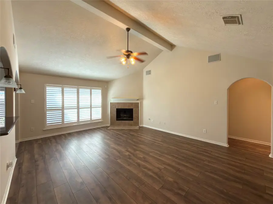 13102 Castlewind Lane, Pearland, TX 77584 - Image #2