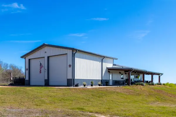7047 Falke Heinrich Road, Schulenburg, TX 78956