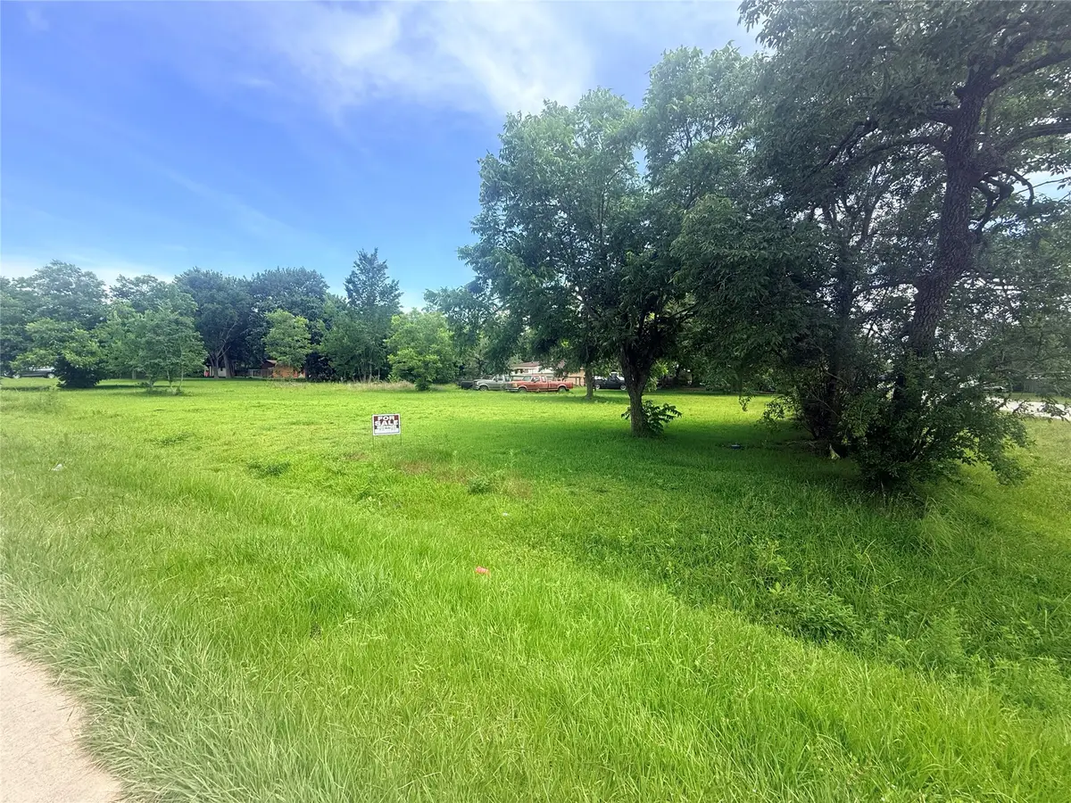 3307 Texas Avenue, Dickinson, TX 77539 - #1