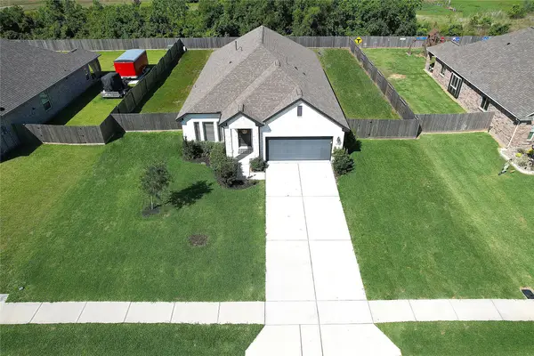 11206 Youngquist Drive, Mont Belvieu, TX 77535