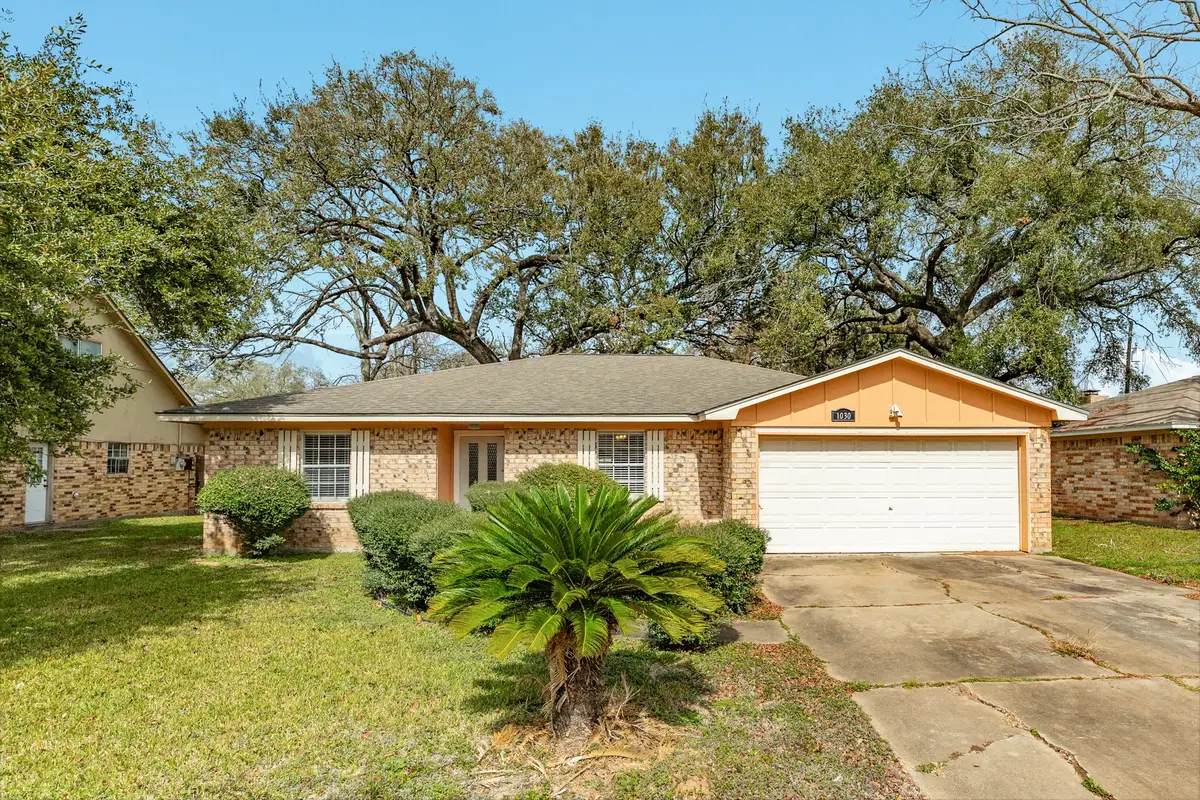 1030 Maple Street, Clute, TX 77531 - #1