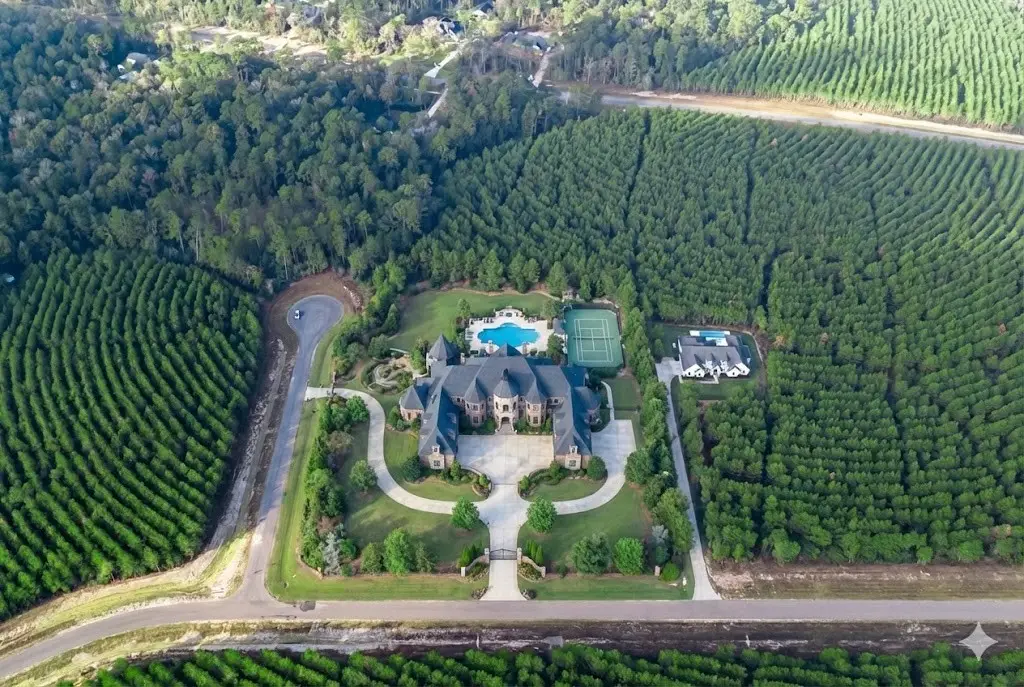 10517 Legends Road, Willis, TX 77378 - Image #1