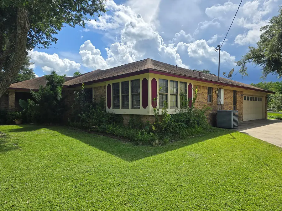 5000 Magnolia Lane, Bay City, TX 77414 - Image #2