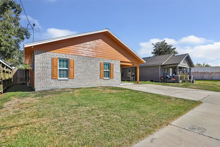 204 W James Street, Baytown, TX 77520 - #3