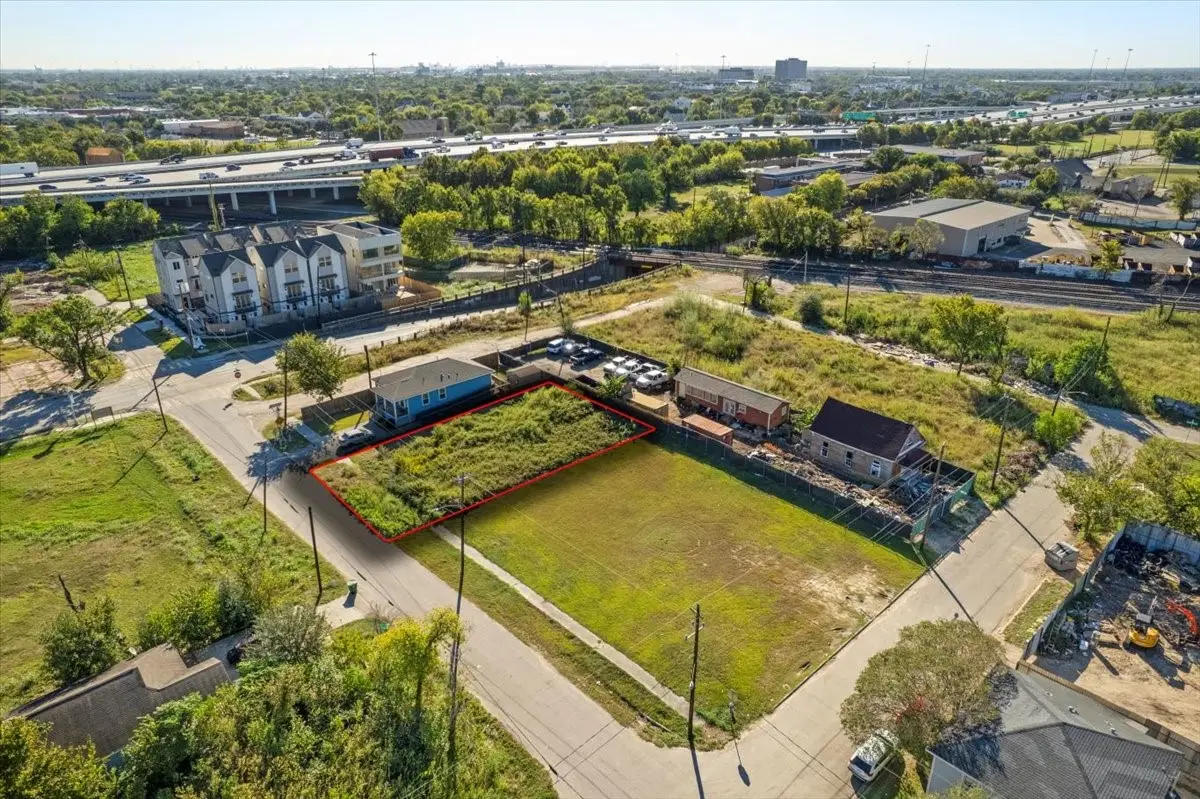 2708 Mills Street, Houston, TX 77026 - Image #1