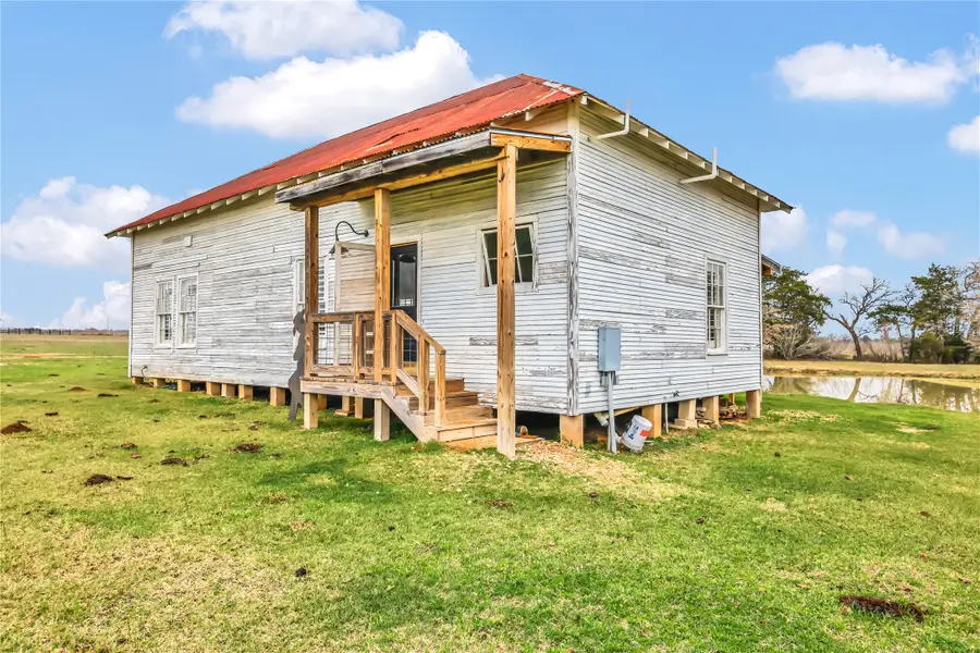 2810 West Old Lockhart Road Road W, West Point, TX 78963 - #3