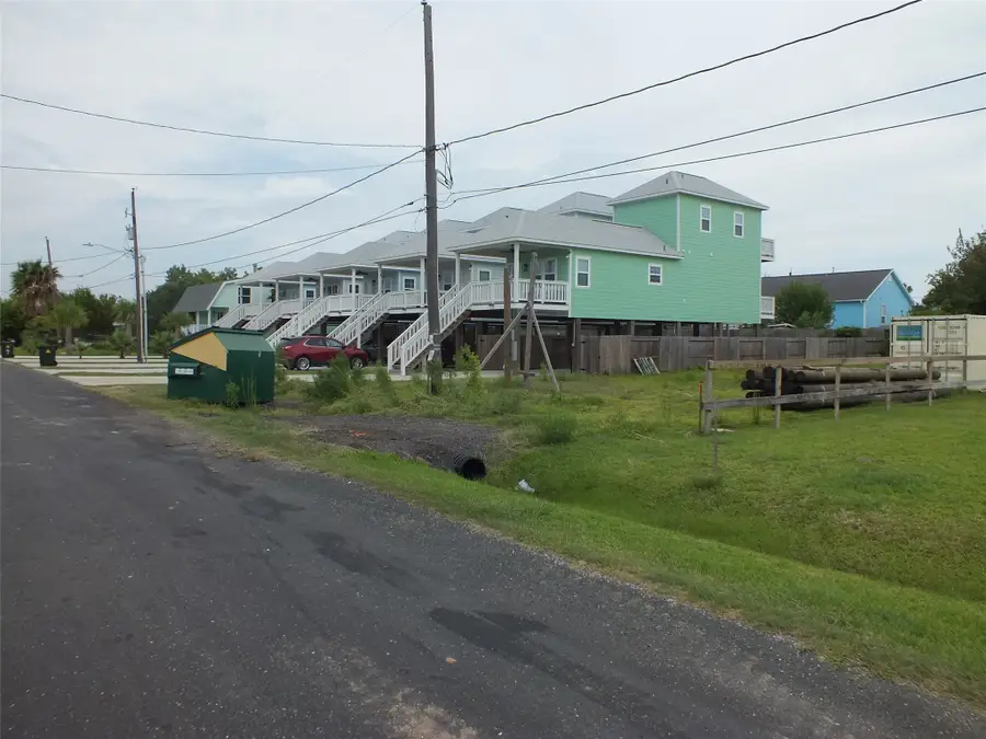 1045 15th Street, San Leon, TX 77539 - Image #3