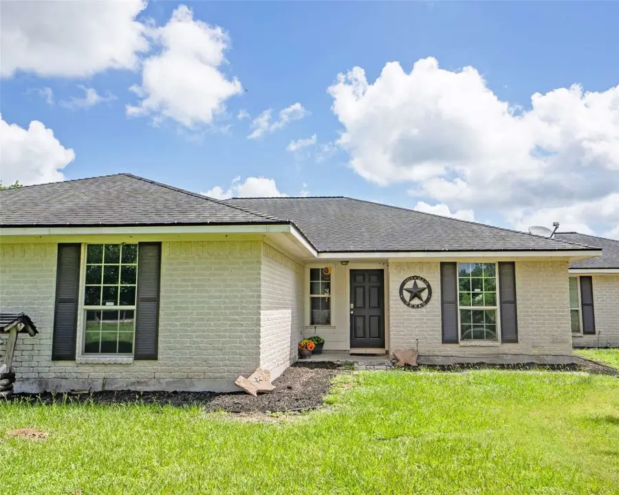 824 Betty Street, El Campo, TX 77437 - Image #2