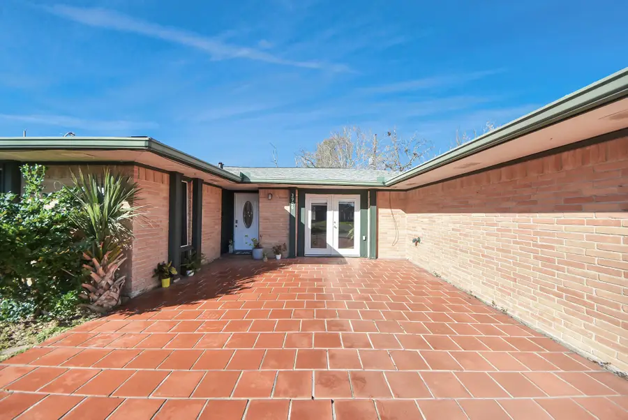 3906 Dolphin Lane, La Porte, TX 77571 - #2