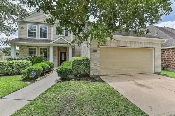 13002 Misty Bay Ln, Pearland, TX 77584