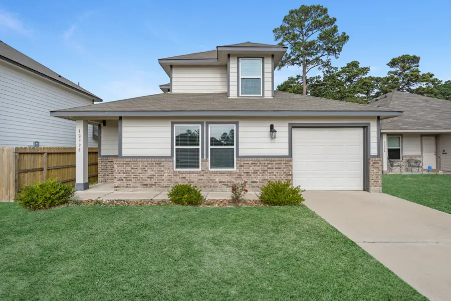 12998 Sorrento Bay Drive, Willis, TX 77318 - Image #2