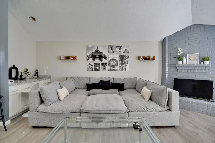 4010 Oak Terrace Court, Houston, TX 77082 - Image #2