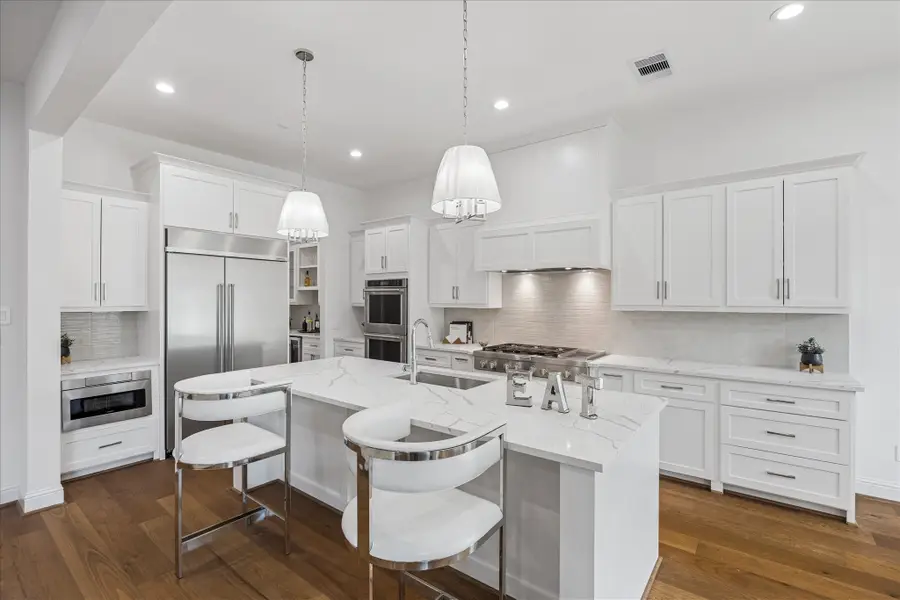 4951 Glenmeadow Drive, Houston, TX 77096 - Image #3