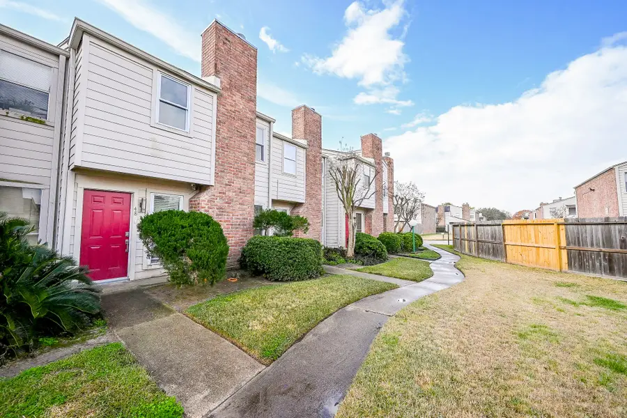 3901 Woodchase Drive #48, Houston, TX 77042 - Image #2