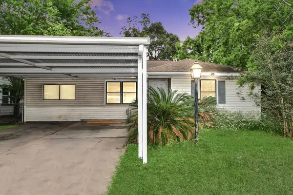 15709 Woodforest Boulevard, Channelview, TX 77530