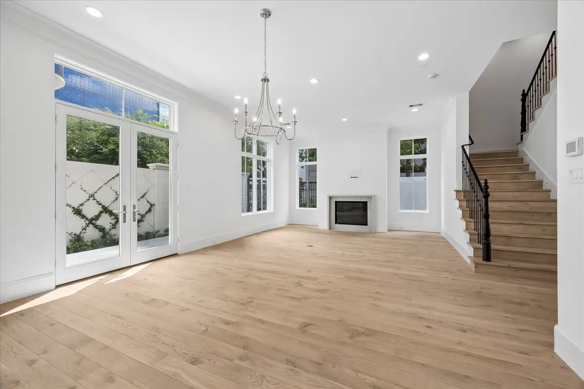 31 Wentworth Gate Path, Houston, TX 77027 - #1