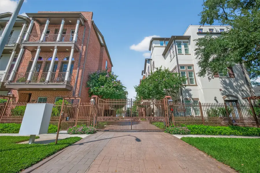 912 Lovett Boulevard #B, Houston, TX 77006 - Image #2