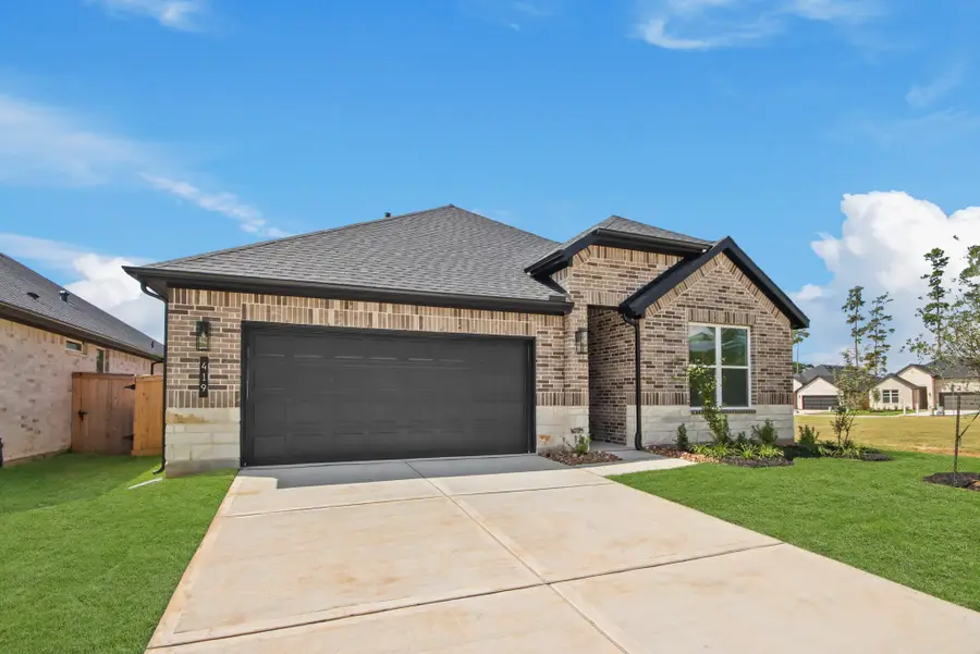 419 Springfield Terrace Drive, Conroe, TX 77304 - Image #3