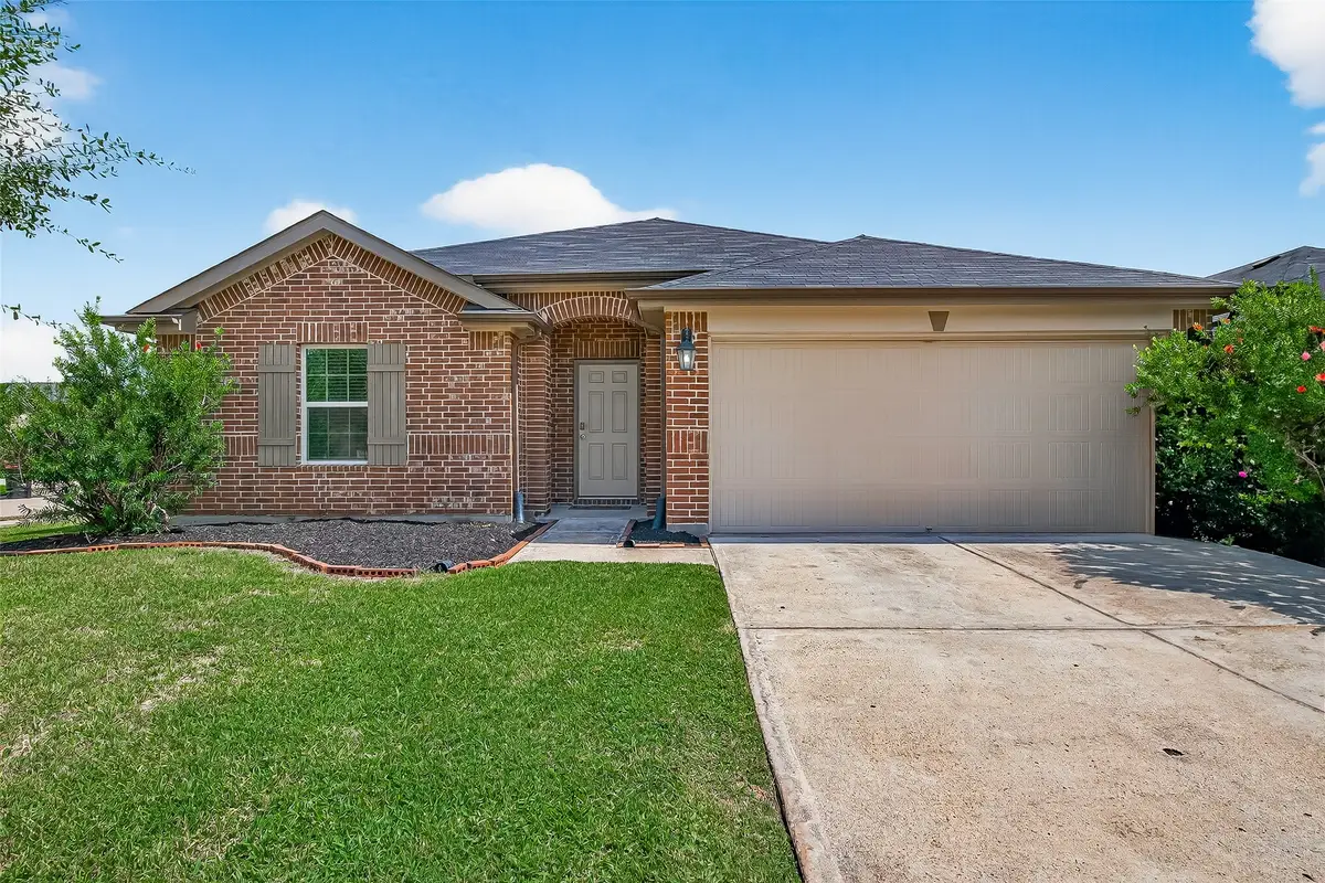 2907 Vales Point Drive, Fresno, TX 77545 - Image #1