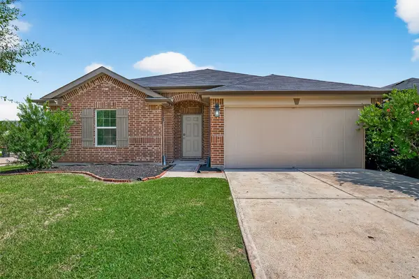 2907 Vales Point Drive, Fresno, TX 77545