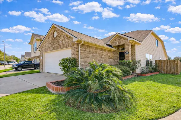 10202 Middleglen Lane, Houston, TX 77034