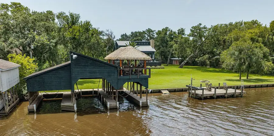 1056 County Road 297 Circle, Sargent, TX 77414 - #3