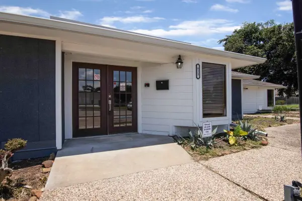 825 Fairmont Parkway, Pasadena, TX 77504