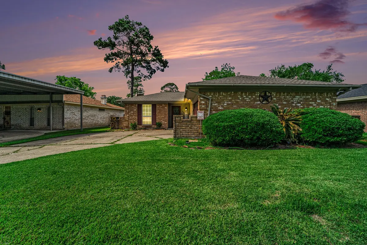 3608 Canterbury Drive, Baytown, TX 77521 - Image #1