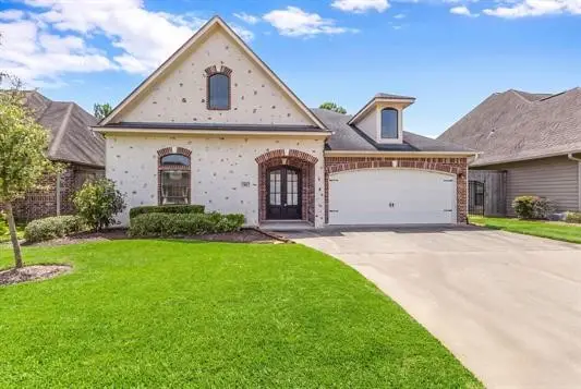 112 Winding Brook Drive, Lumberton, TX 77657