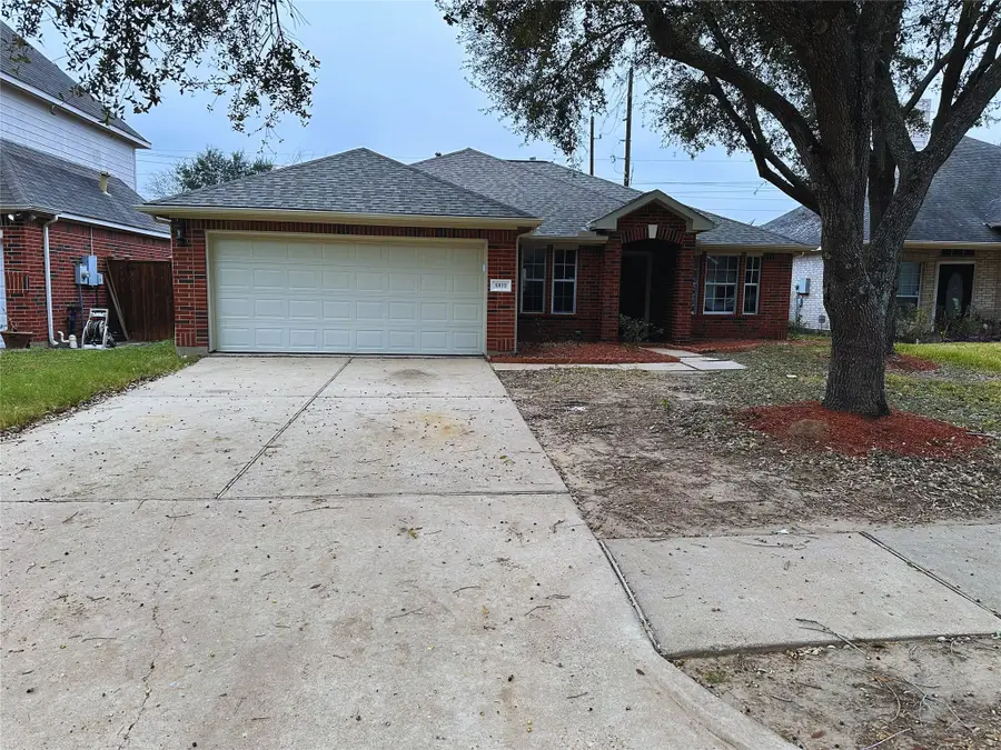 8810 Barron Wood Circle, Houston, TX 77083 - Image #2