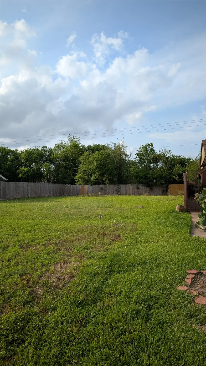251 Goodson Drive, Houston, TX 77060 - Image #3