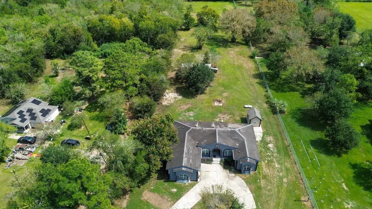 6811 Clara Lane, Rosharon, TX 77583 - #1