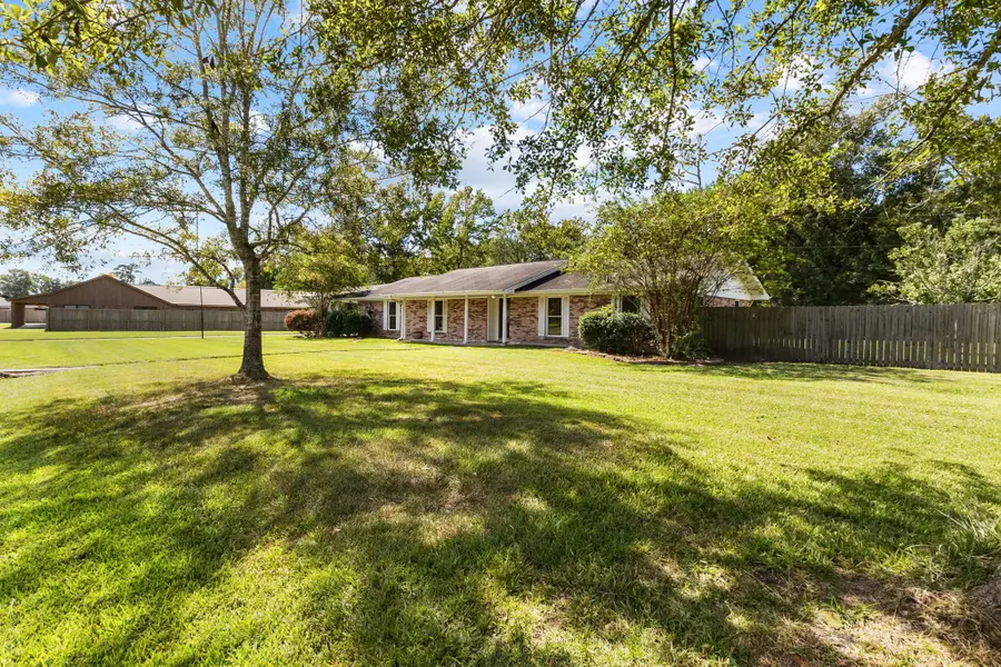 1464 N Lewis Drive, Orange, TX 77632 - Image #2