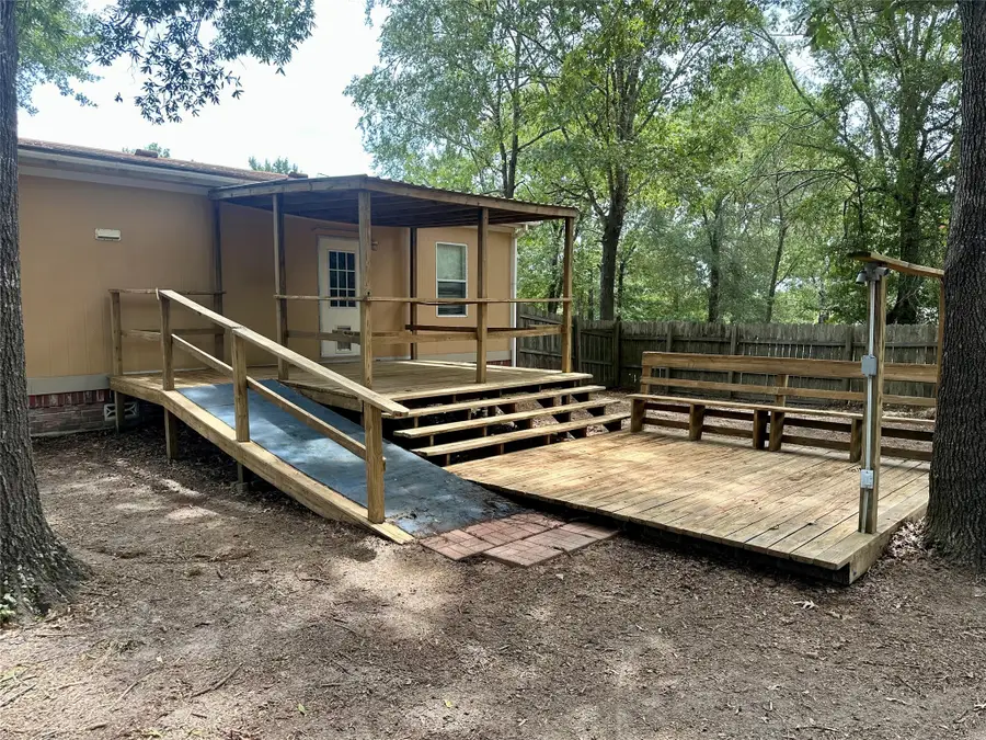 6 Mcshore Drive, Huntsville, TX 77320 - Image #3