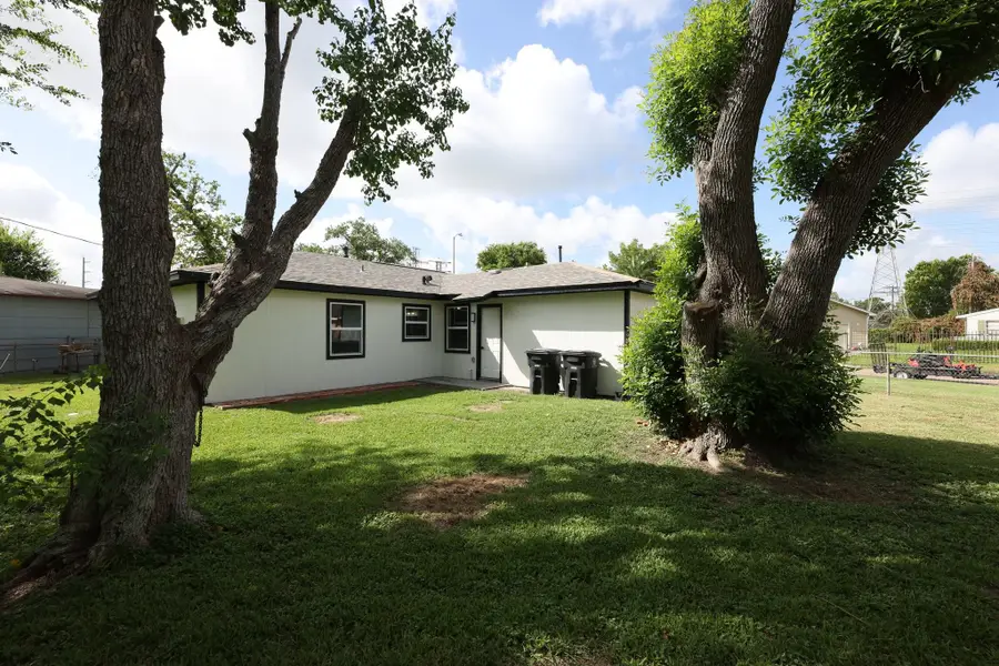 9015 Vinearbor Street, Houston, TX 77033 - #3