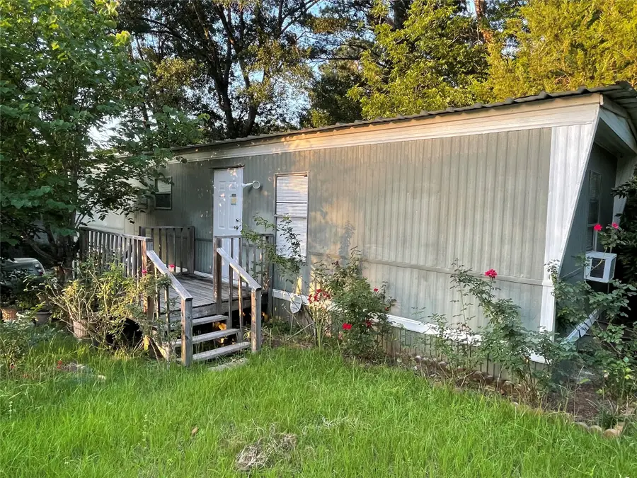 1407 N Sycamore Drive, Huntsville, TX 77340 - #3