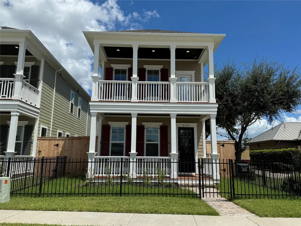 2523 S Houston Avenue, Pearland, TX 77581 - #1