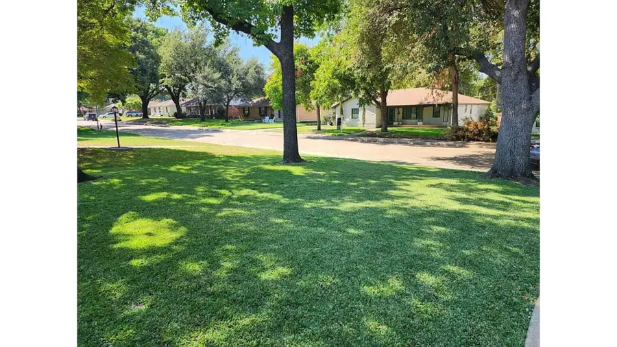 5834 Clendenin Avenue, Dallas, TX 75228 - Image #2