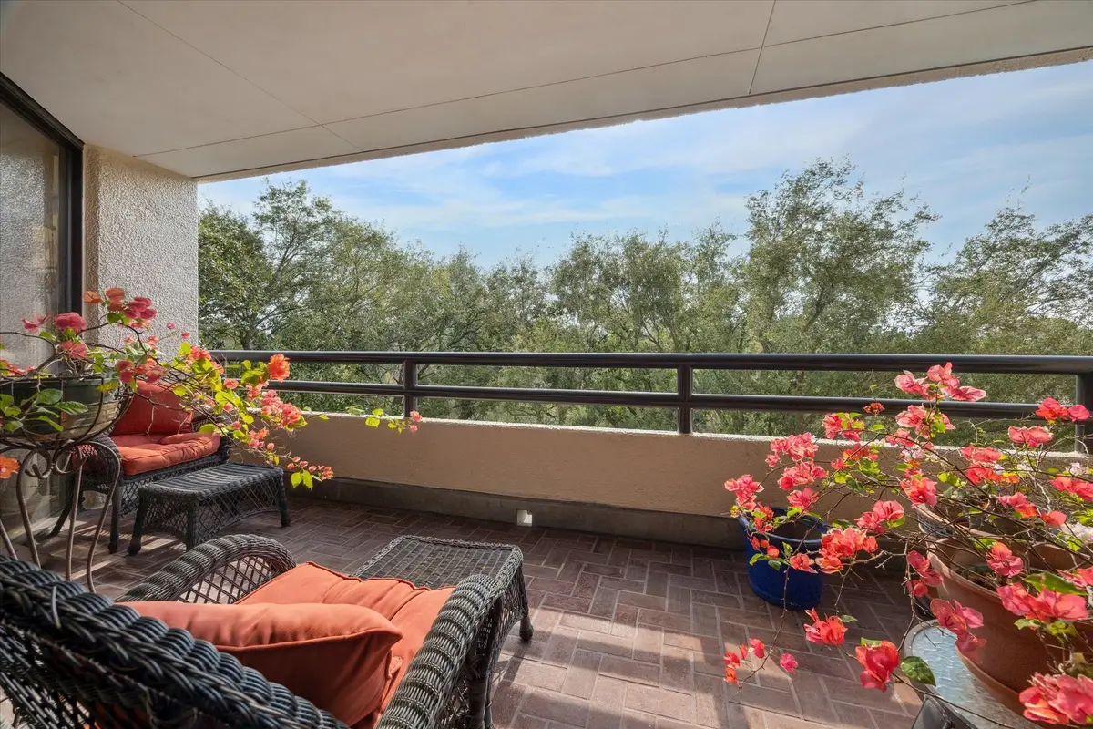 101 Westcott Street #202, Houston, TX 77007 - Image #1