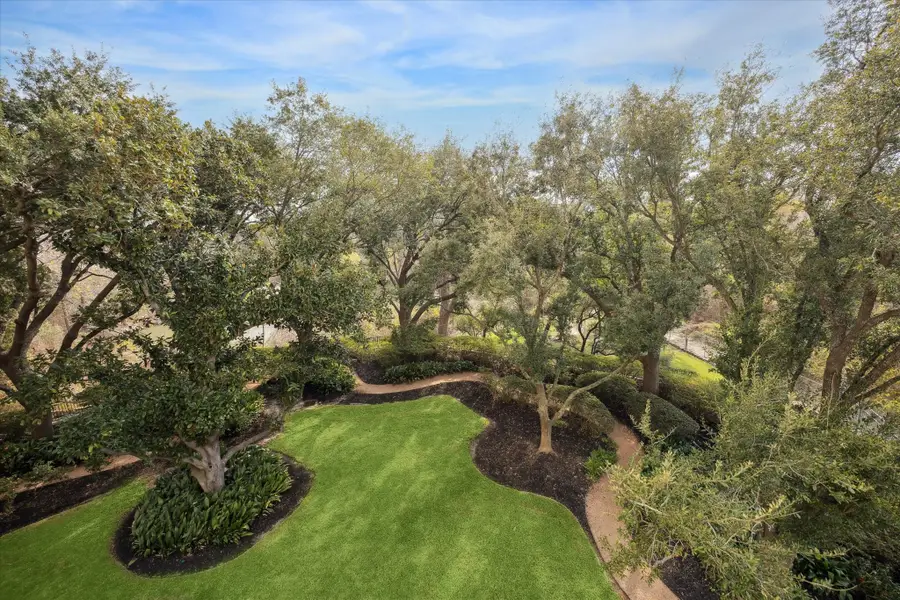 101 Westcott Street #202, Houston, TX 77007 - Image #2