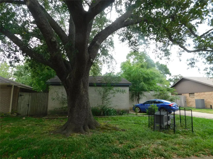 16227 Mill Point Drive, Houston, TX 77059 - #2