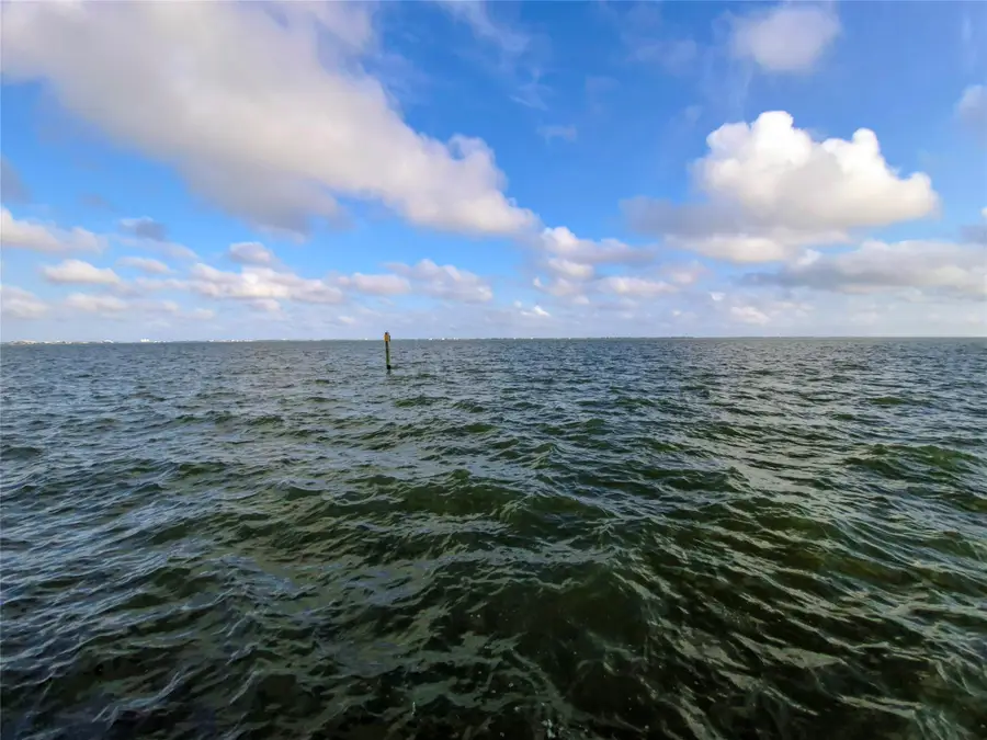 106 Quayside Drive, Tiki Island, TX 77554 - #2