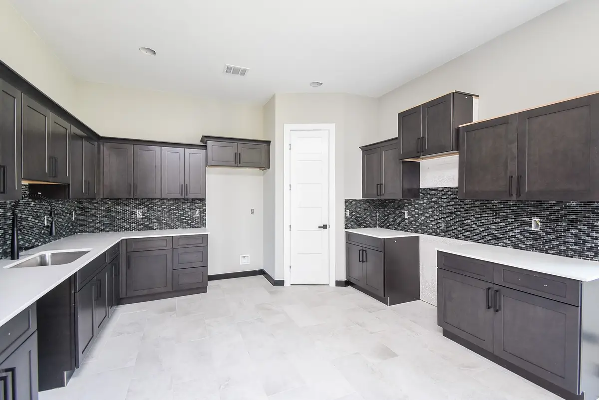 208 Silverleaf Road, Sweeny, TX 77480 - Image #1